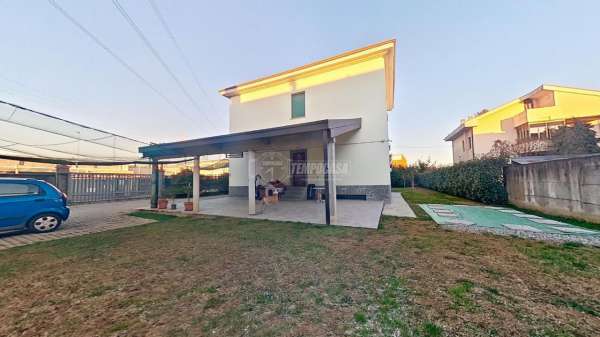 Foto Villa a schiera in vendita a Lissone