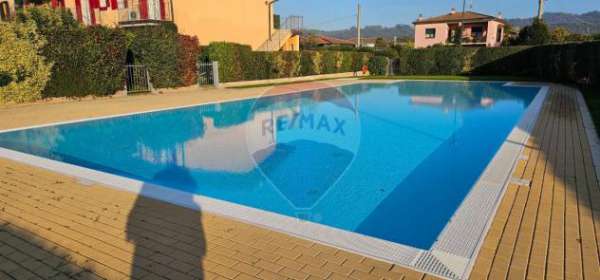 Foto Villa a schiera in vendita a Lonato - 8 locali 184mq