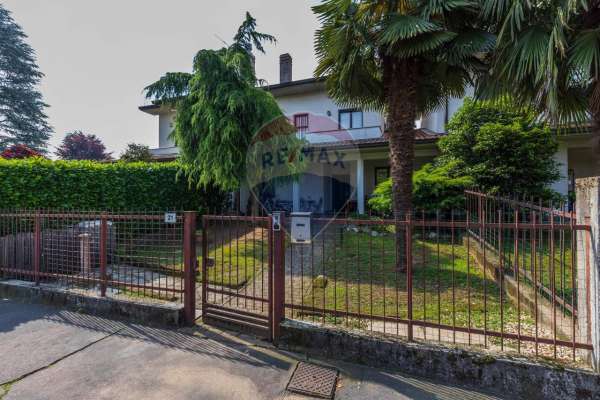 Foto Villa a schiera in vendita a Marnate