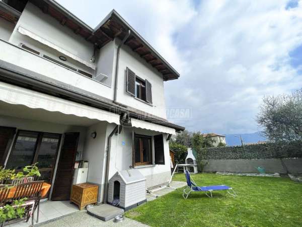 Foto Villa a schiera in vendita a Maslianico