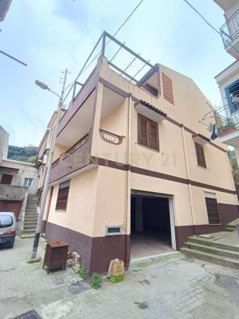 Foto Villa a schiera in vendita a Messina