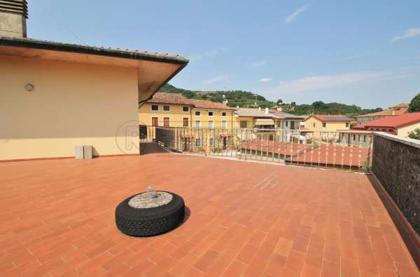 Foto Villa a schiera in vendita a Montebello Vicentino