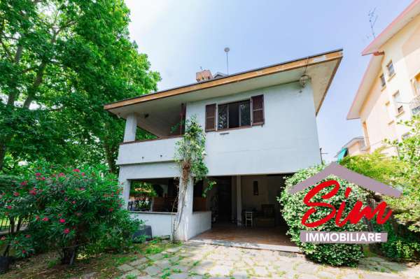 Foto Villa a schiera in vendita a Novara