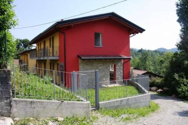 Foto Villa a schiera in vendita a Palazzago