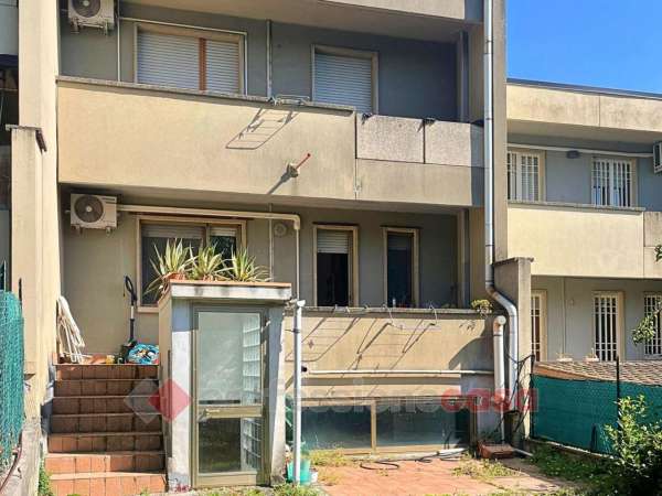 Foto Villa a schiera in vendita a Perugia