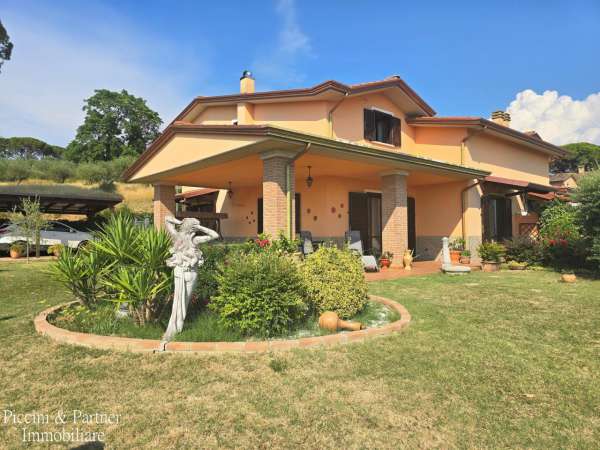 Foto Villa a schiera in vendita a Perugia