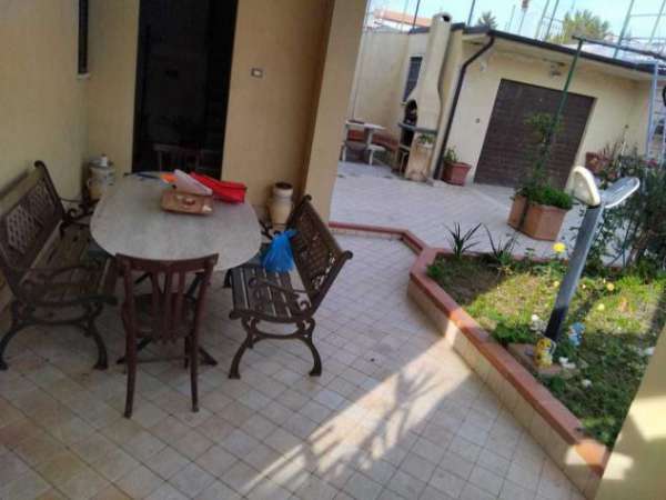 Foto Villa a schiera in vendita a Pescara