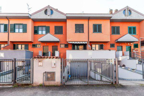 Foto Villa a schiera in vendita a Pieve Emanuele