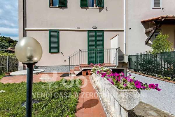 Foto Villa a schiera in vendita a Poggio A Caiano