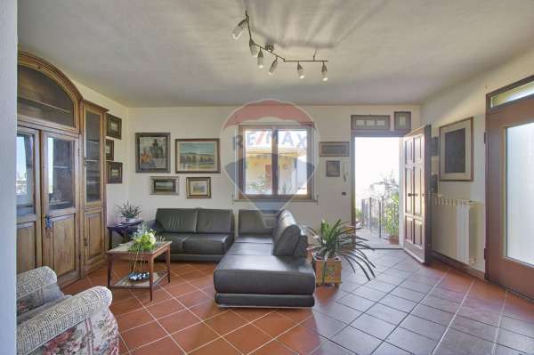 Foto Villa a schiera in vendita a Reggello