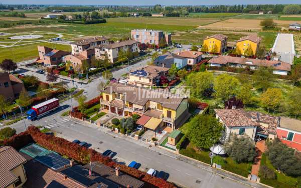 Foto Villa a schiera in vendita a San Pietro In Casale