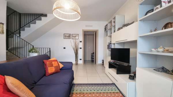 Foto Villa a schiera in vendita a Sulbiate