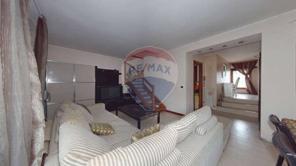 Foto Villa a schiera in vendita a Torrevecchia Pia