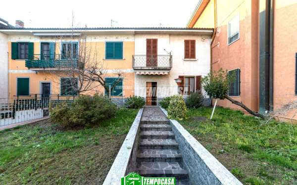 Foto Villa a schiera in vendita a Trezzano Rosa