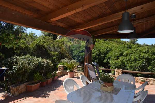 Foto Villa a schiera in vendita a Trinit� d'Agultu e Vignola