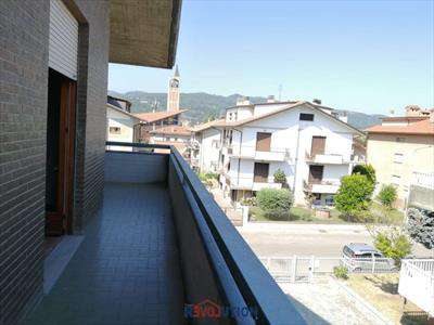 Foto Villa Bifamiliare in Vendita, pi� di 6 Locali, 200 mq, Citt� di