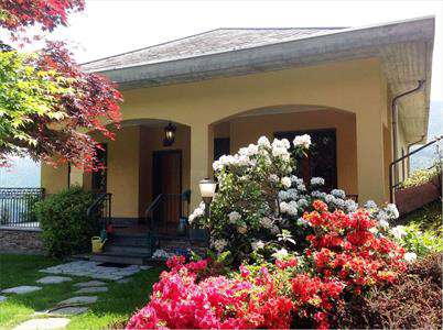 Foto Villa Bifamiliare in Vendita, pi� di 6 Locali, 300 mq, Cuasso al