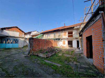 Foto Villa Bifamiliare in Vendita, pi� di 6 Locali, 300 mq, Montanaro