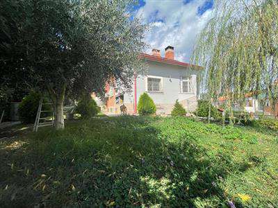 Foto Villa bifamiliare in Vendita, pi� di 6 Locali, 5 Camere, 200 mq