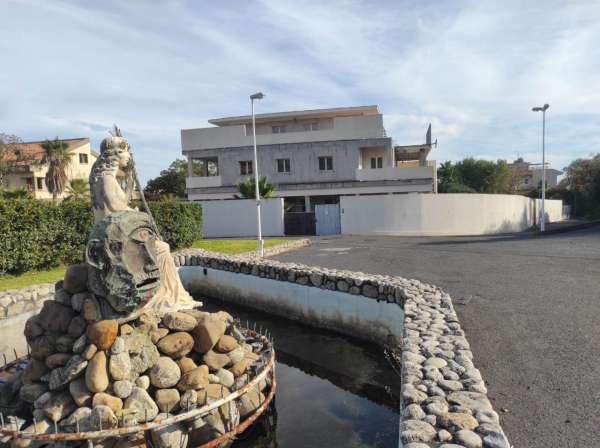 Foto Villa bifamiliare in vendita a Aci Castello