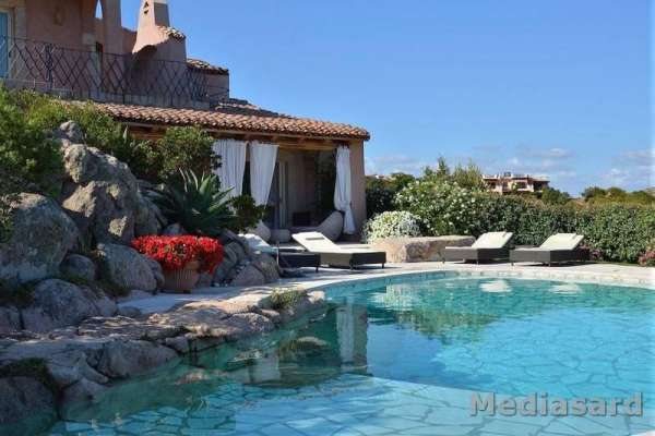 Foto Villa bifamiliare in vendita a Arzachena