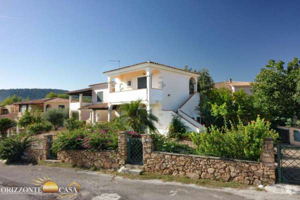 Foto Villa bifamiliare in vendita a Budoni