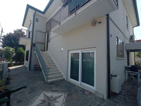 Foto Villa bifamiliare in vendita a Cavarzere