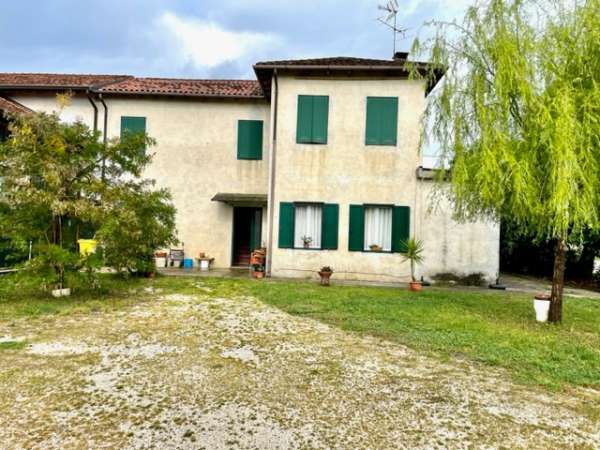 Foto Villa bifamiliare in vendita a Concordia Sagittaria
