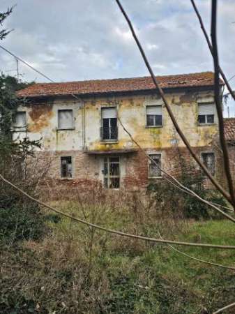 Foto Villa bifamiliare in vendita a Ferrara - 9 locali 250mq