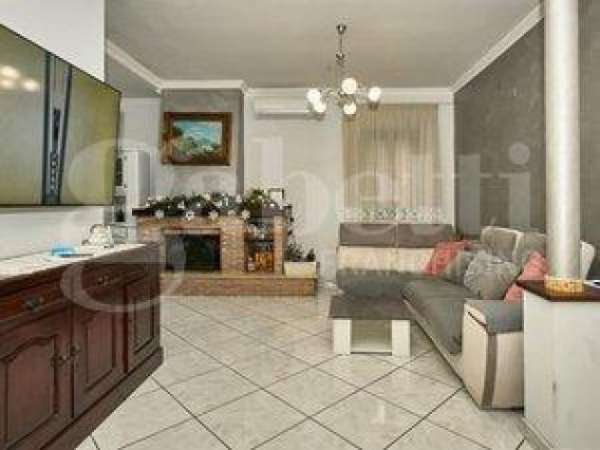 Foto Villa bifamiliare in vendita a Formia - 6 locali 210mq