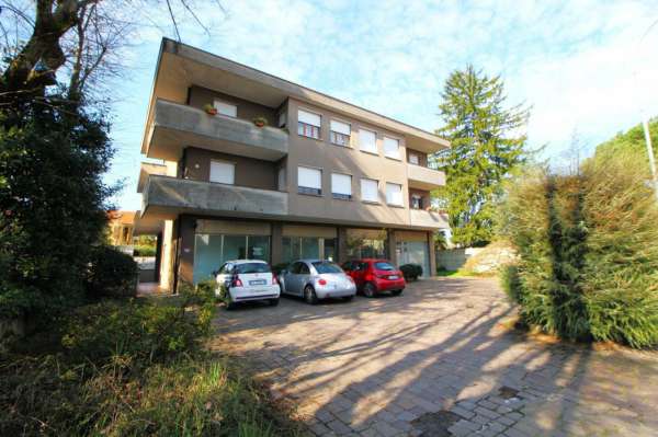 Foto Villa bifamiliare in vendita a Rescaldina