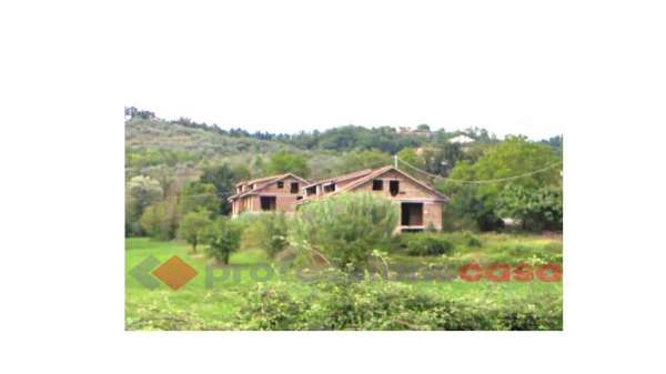 Foto Villa bifamiliare in vendita a Sora