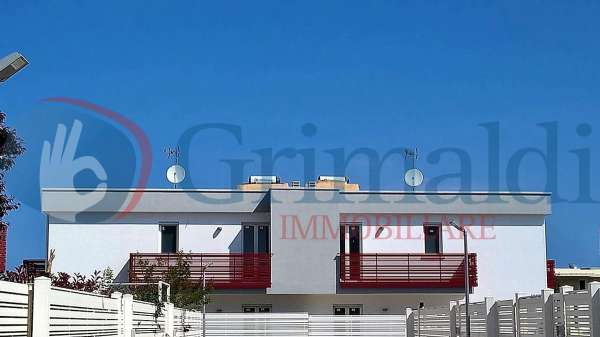 Foto Villa bifamiliare in vendita a Trani
