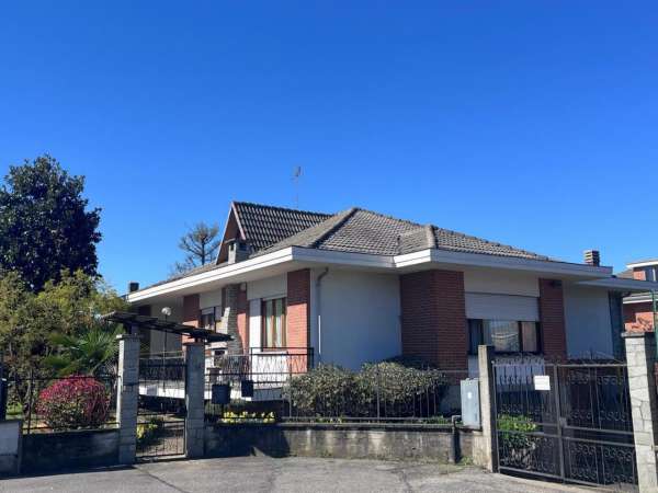 Foto Villa bifamiliare in vendita a Volvera