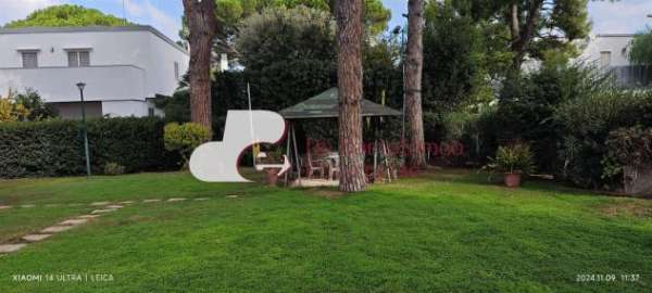 Foto VILLA con giardino privato