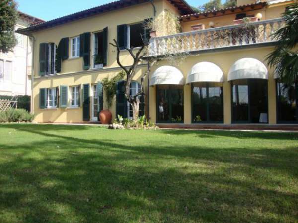 Foto VILLA di 16 vani e di 610 mq (PIETRASANTA) rif. MP502