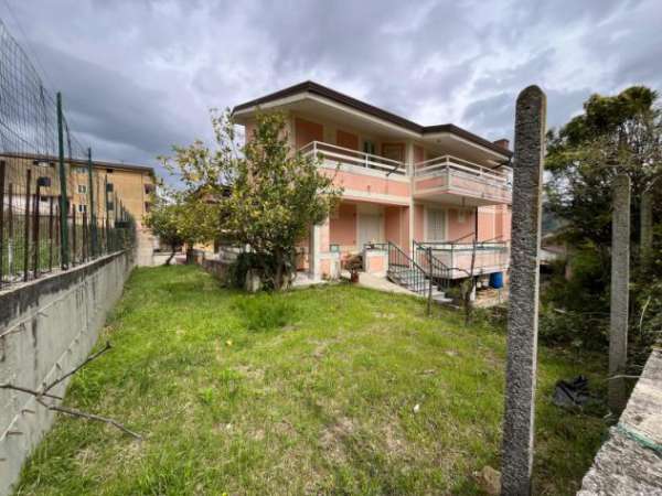 Foto Villa di 252mq
