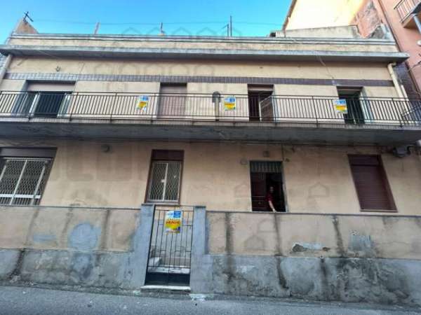 Foto VILLA di 8 vani e di 200 mq (MESSINA) rif. 2VS16870