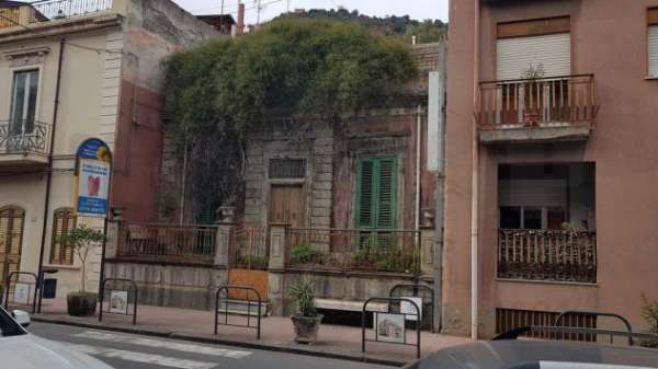 Foto VILLA di 8 vani e di 220 mq (ITALA) rif. 2VS16535