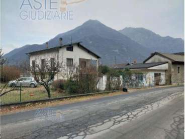 Foto Villa in Vendita, 5 Locali, 188,8 mq, Pieve Vergonte