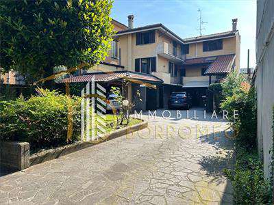 Foto Villa in Vendita, 5 Locali, 280 mq, Seregno