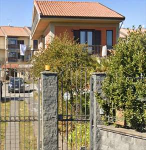 Foto Villa in Vendita, pi� di 6 Locali, 137 mq, Mascalucia