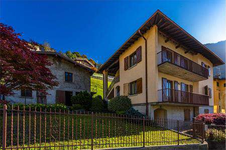 Foto Villa in Vendita, pi� di 6 Locali, 250 mq, Ardesio
