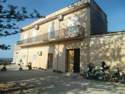 Foto Villa in Vendita, pi� di 6 Locali, 250 mq (SCIACCA RAGANELLA)