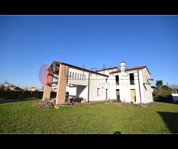 Foto Villa in Vendita, pi� di 6 Locali, 280 mq, Campolongo Maggiore