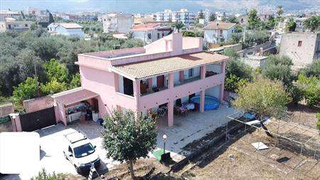 Foto Villa in Vendita, pi� di 6 Locali, 330 mq, Carini