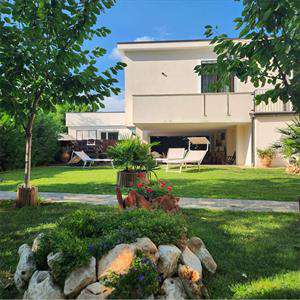 Foto Villa in Vendita, pi� di 6 Locali, 400 mq, Abbiategrasso (San Ga