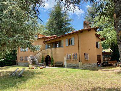 Foto Villa in Vendita, pi� di 6 Locali, 5 Camere, 280 mq (PIETRALUNGA