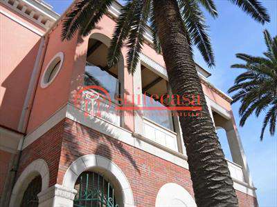Foto Villa in Vendita, pi� di 6 Locali, 666 mq, Trani (Centro)