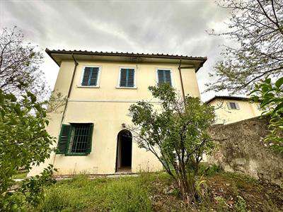 Foto Villa in Vendita, pi� di 6 Locali, pi� di 6 Camere, 415 mq (FIRE